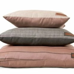 The Houndry Pet Beds Blushing Basset Sunbrella Acrylic Fabric Rectangular 25-in x 25-in Dog Bed (For Small) -Animal & Pet Care Online Shop 11170569