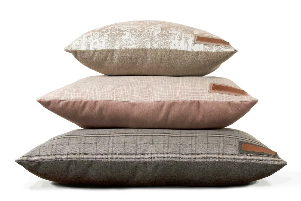 The Houndry Pet Beds Country Chase Sunbrella Acrylic Fabric Rectangular 47-in x 37-in Dog Bed (For Large) 7 The Houndry Pet Beds Country Chase Sunbrella Acrylic Fabric Rectangular 47-in x 37-in Dog Bed (For Large) - Image 5